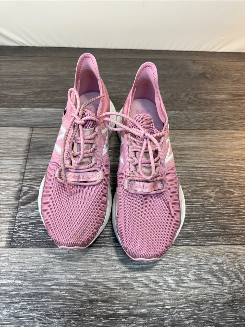 New Balance Women’s Pink Lace-Up Athletic Sneakers woman’s SZ 8.5 (h238)